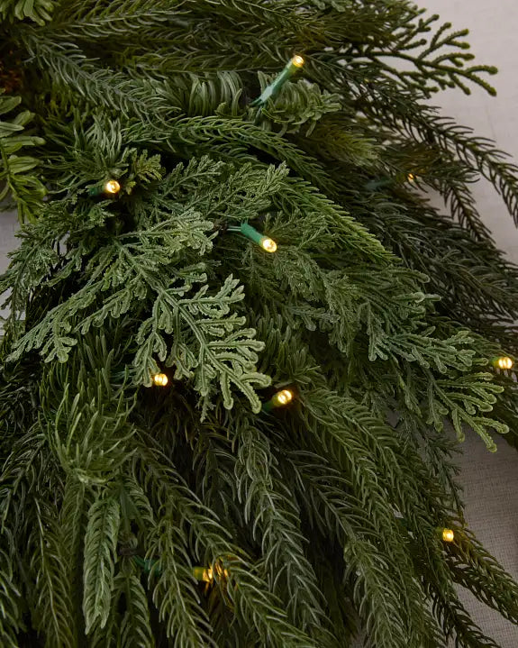 Grinalda de Natal 90 cm com LED e Folhagens Verdes — 3