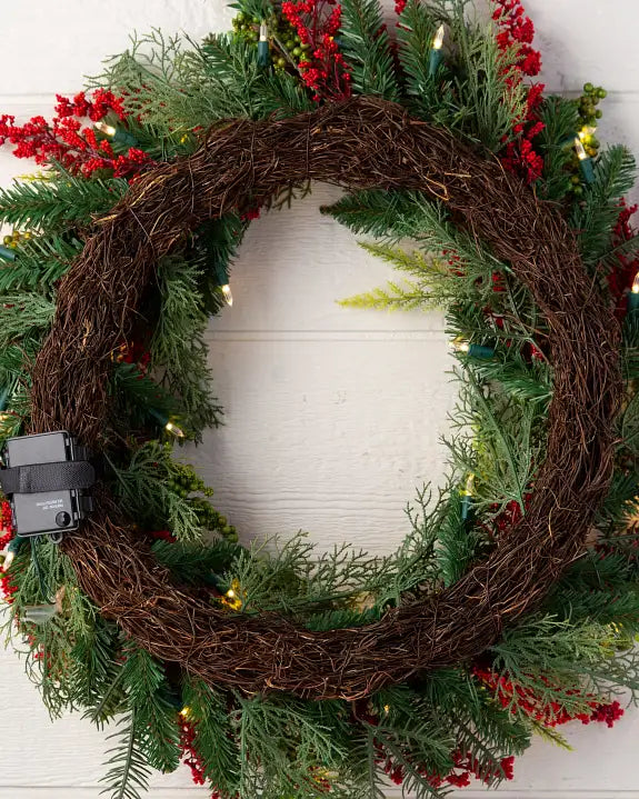 Grinalda de Natal 90 cm com LED, Folhagens Verdes e Frutas Vermelhas — 3