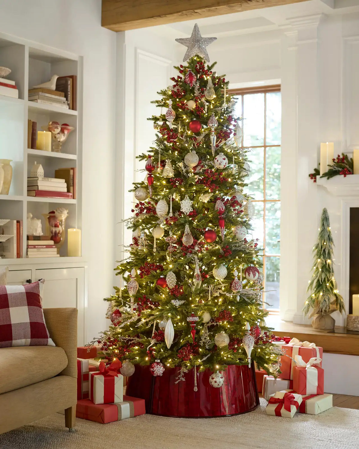 Kit 25 Enfeites para Árvore de Natal Vermelho, Branco e Prata – Coleção Inverno Clássico — 4